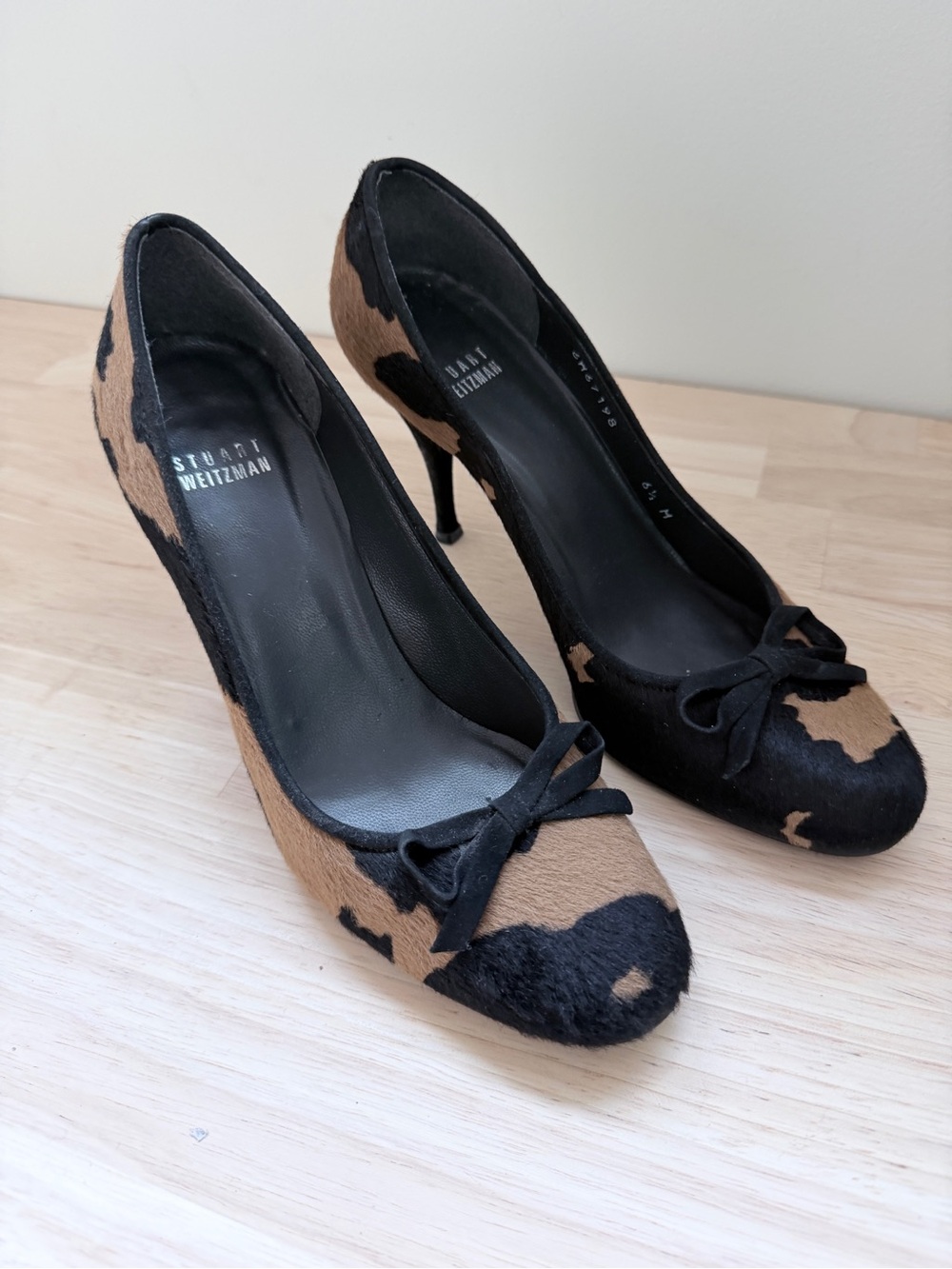 Stuart Weitzman Pony Hair Pumps 6.5 Black Tan Animal Print Bow Heels